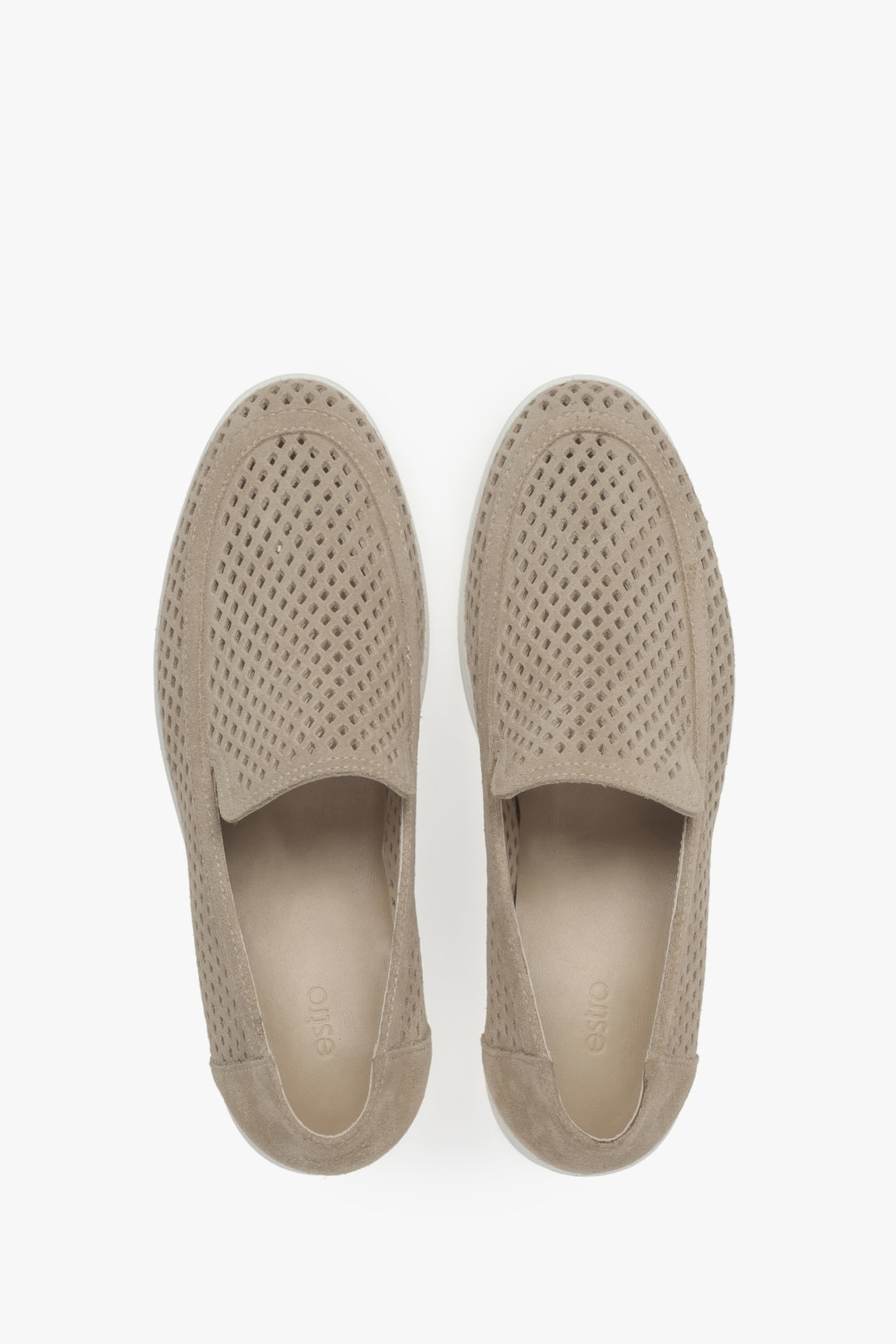 Elegante beigefarbene Loafer mit atmungsaktiver Perforation Estro ER00117585