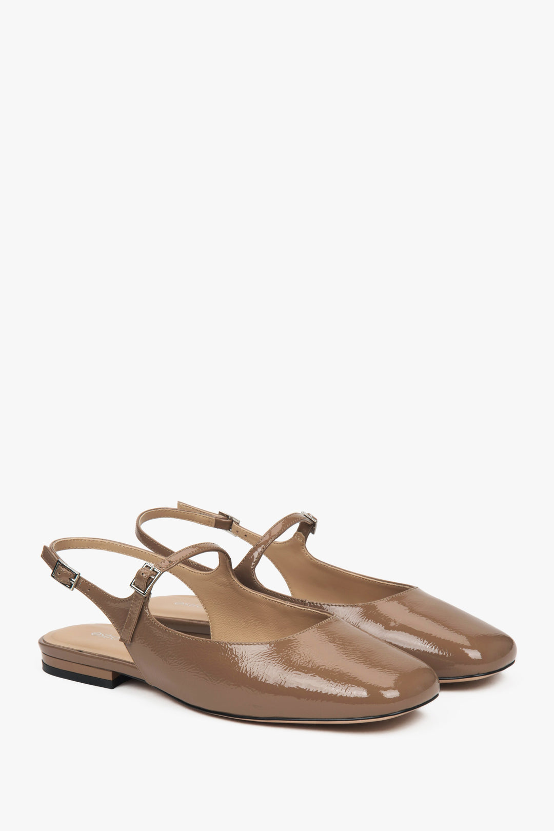 Estro Slingback-Ballerinas für Damen aus braunem Lackleder.