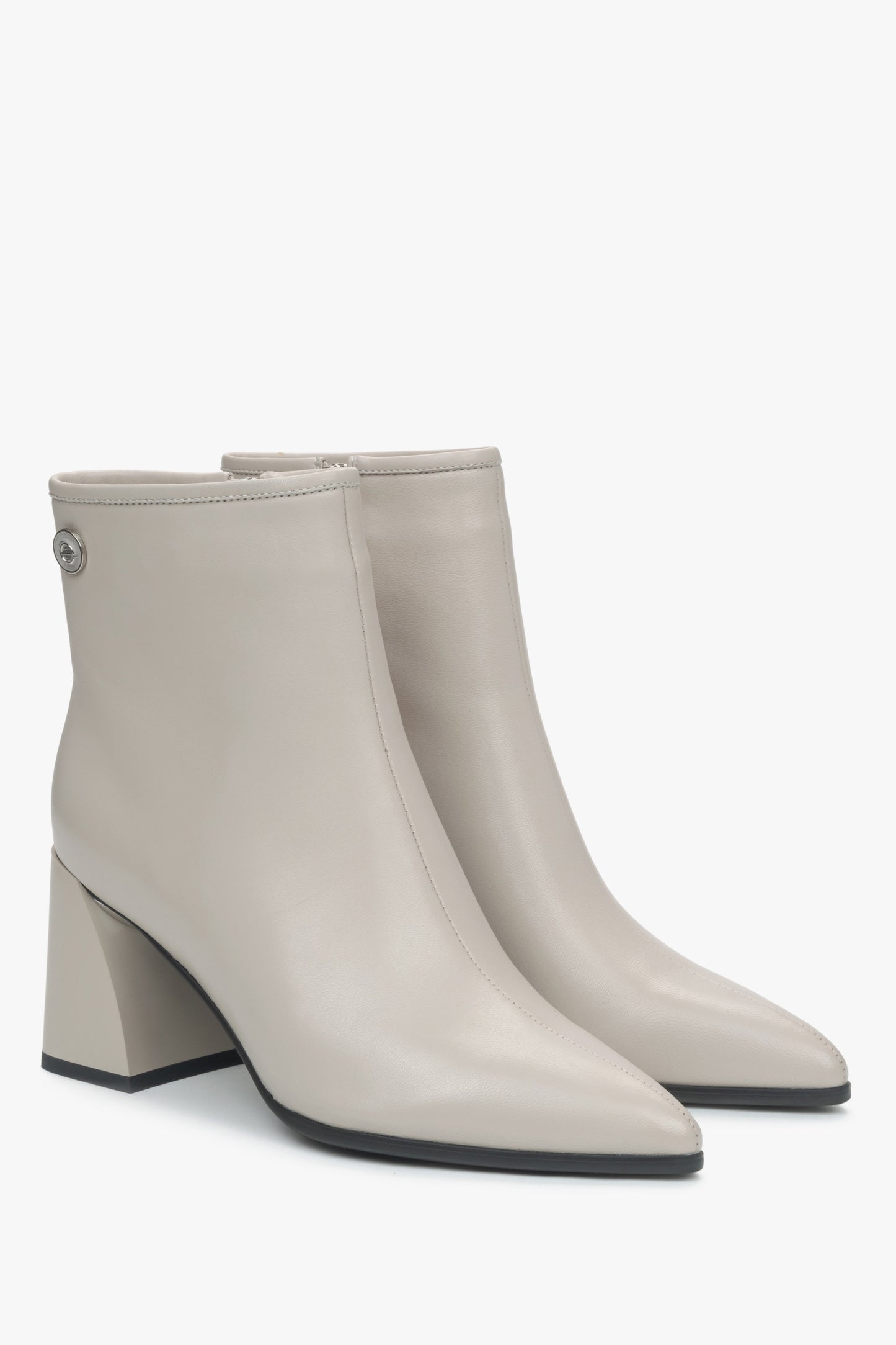 Zeitlose Damen Ankle Boots aus Leder in Hellbeige Estro ER00115878