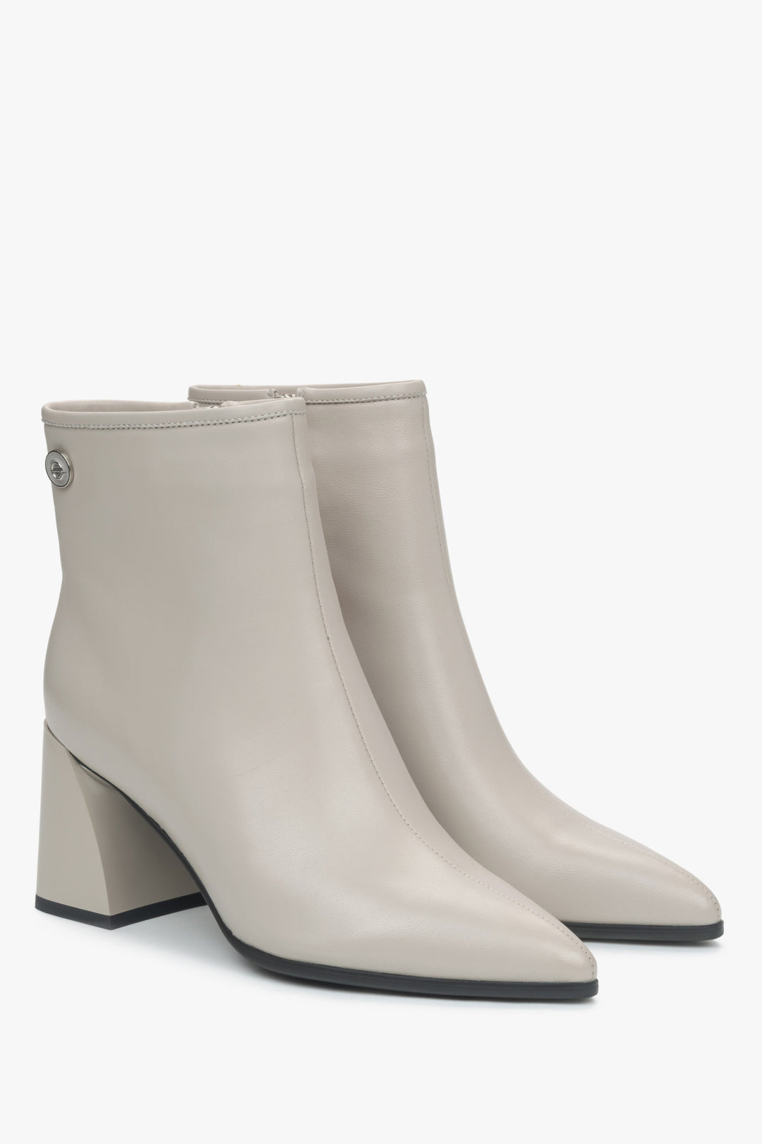 Zeitlose Damen Ankle Boots aus Leder in Hellbeige Estro ER00115878