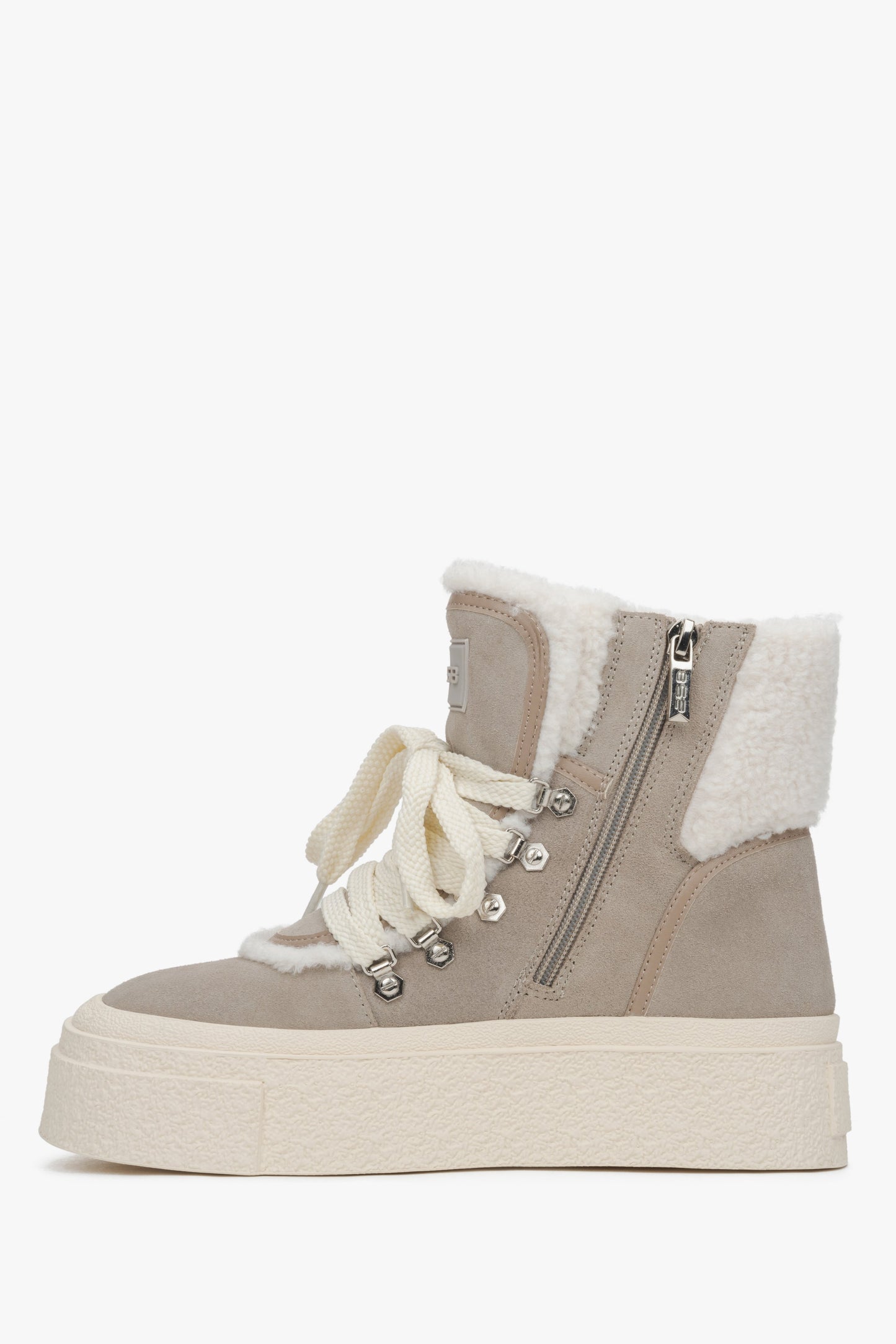 Damen-Winterstiefeletten in Grau mit natürlichem Fellfutter, ES8 – Seitenlinie des Schuhs.