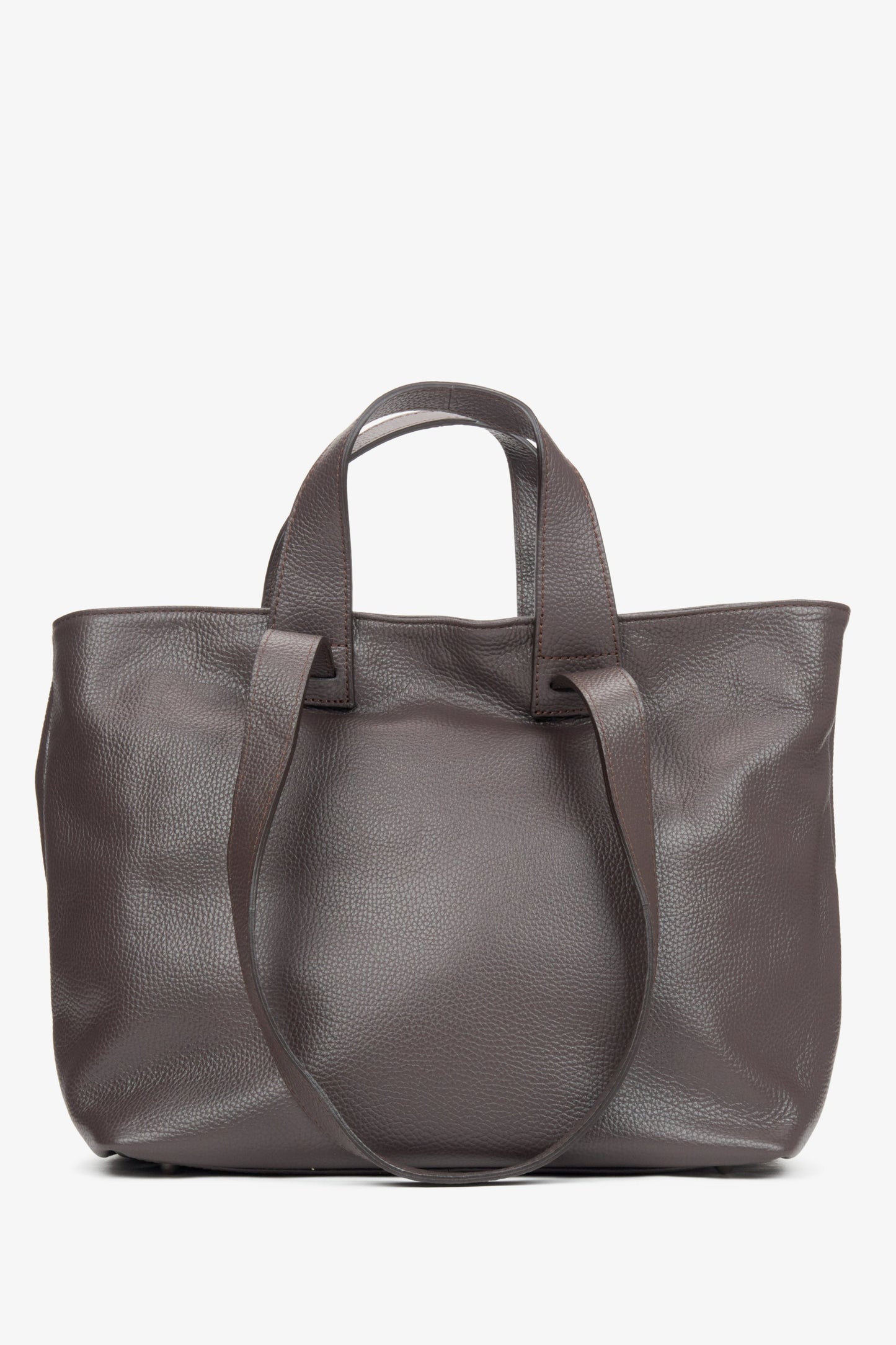 In Italien handgenähte Damenhandtasche aus dunkelbraunem Leder.