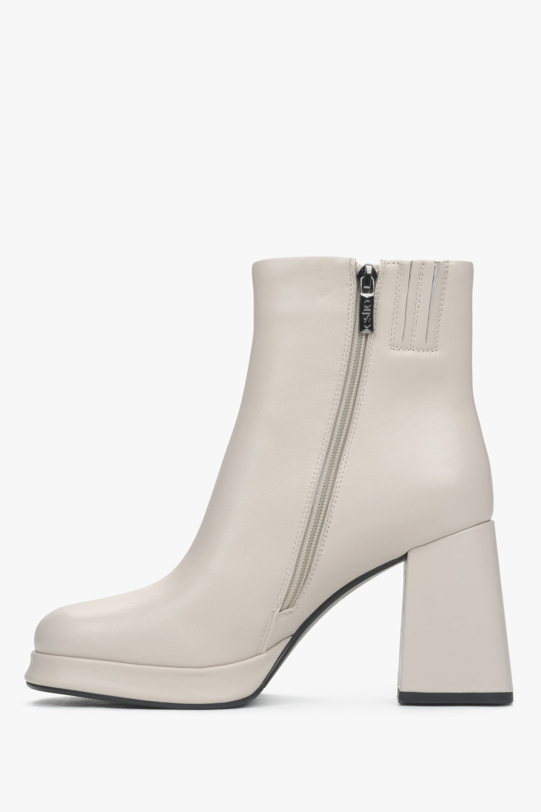 Beigefarbene Leder Stiefeletten für Damen mit Blockabsatz Estro ER00115880