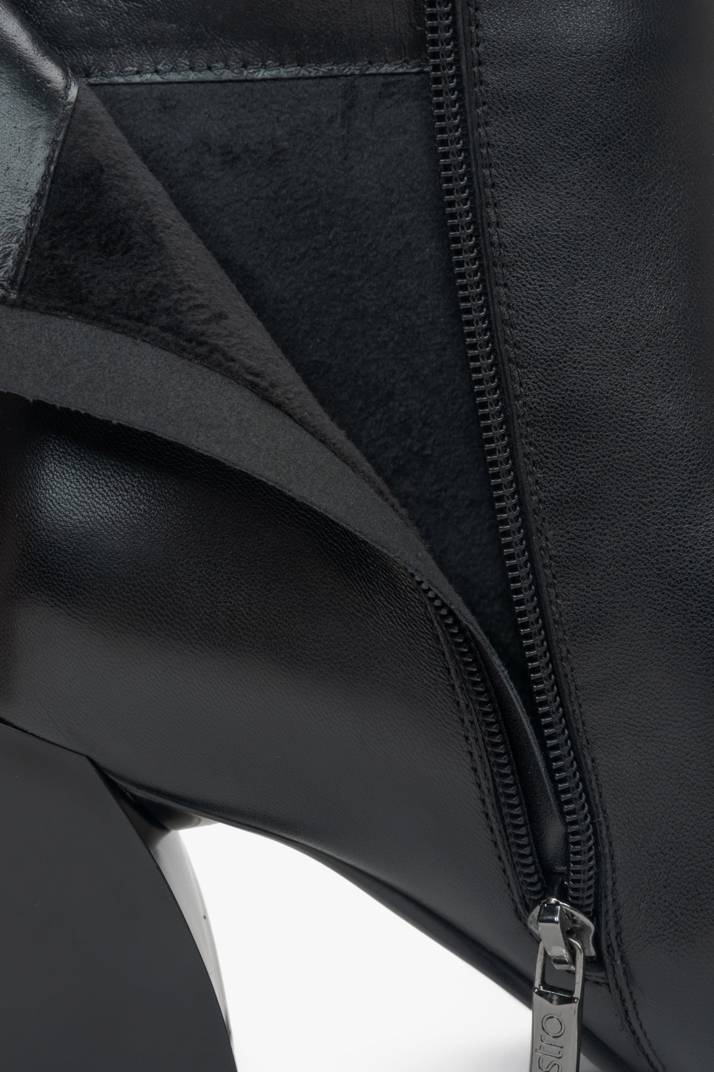 Modische Damen Stiefeletten aus schwarzem Leder Estro ER00115879