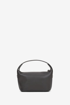 Rückansicht der dunkelbraunen Damen-Ledertasche mit ergonomischem Henkel