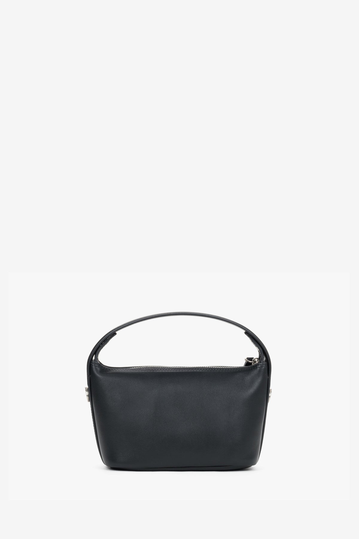 Rückansicht der kleinen schwarzen Damen-Schultertasche aus Glattleder