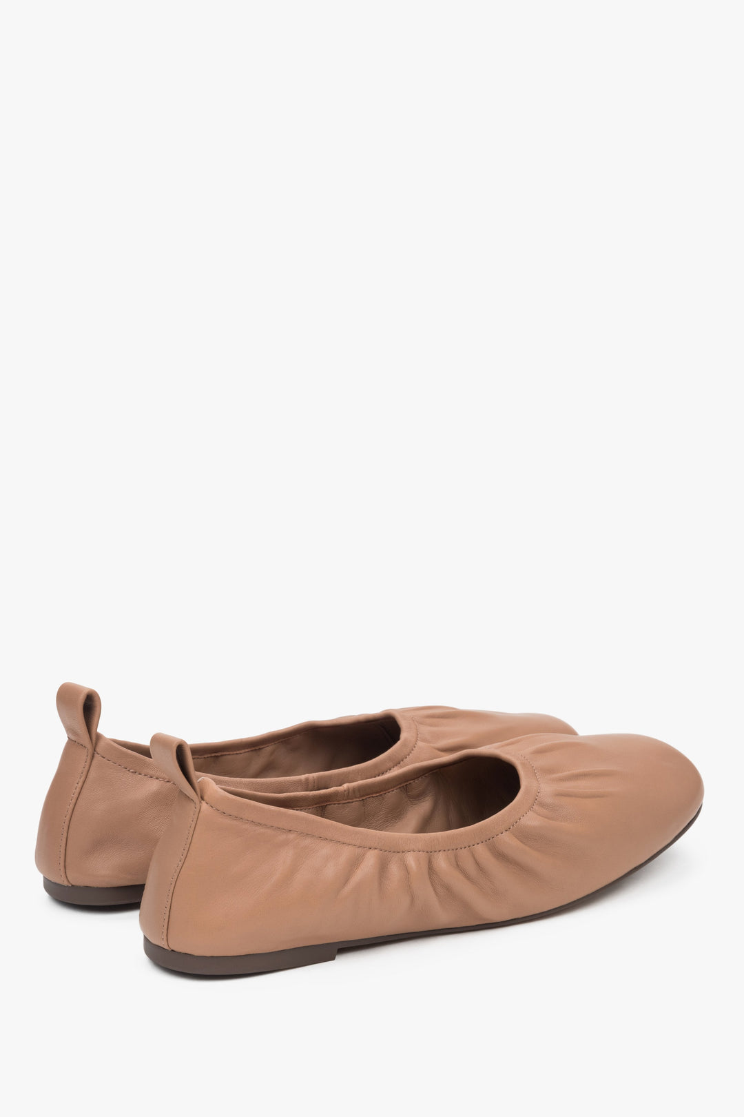 Elegante braune Leder-Ballerinas mit elastischem Einsatz – Estro ER00117172