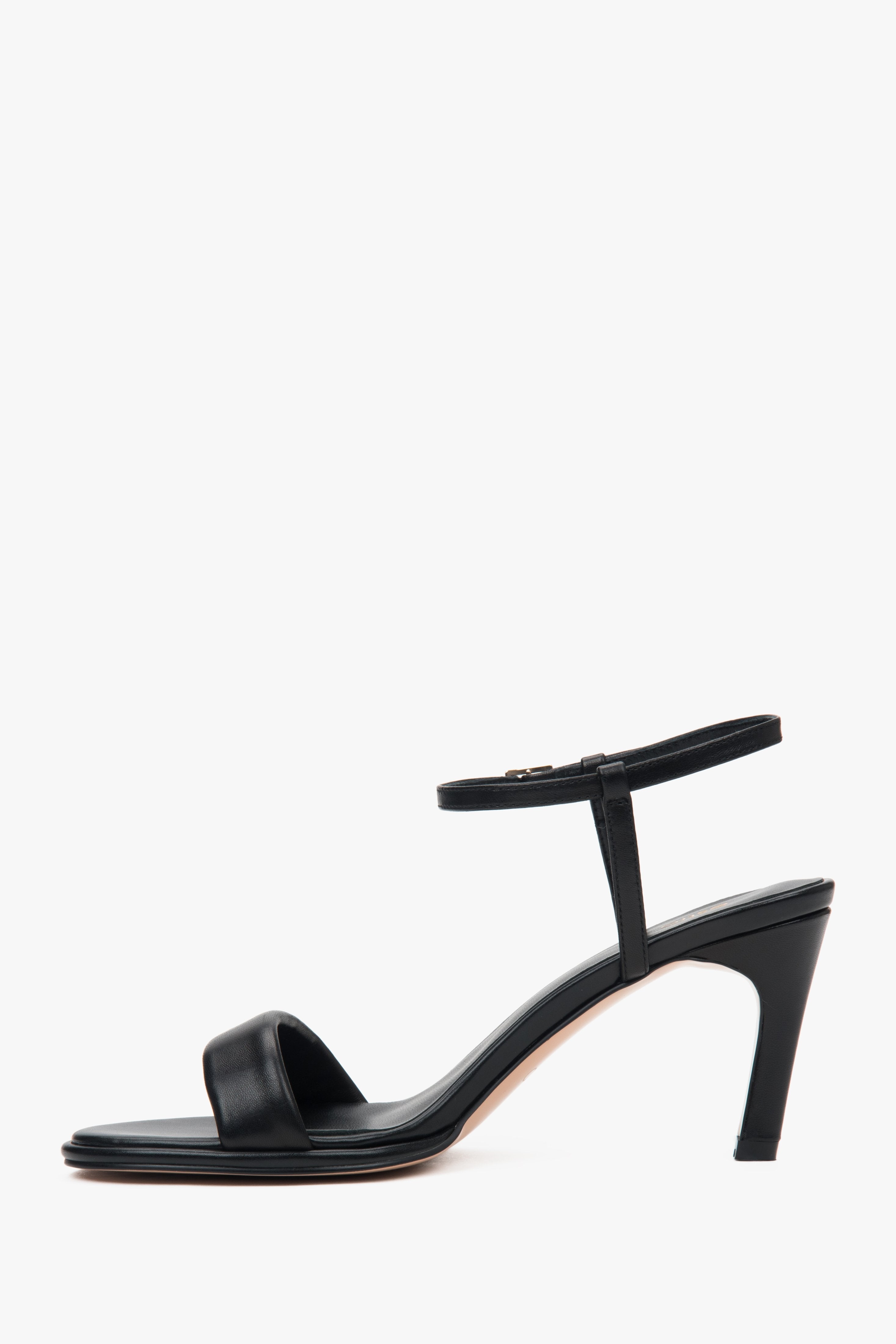 Stilvolle schwarze Damen-Sandalen von Estro aus Naturleder.