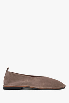 Ballerinas aus weichem Velours Dunkelbeige Estro ER00117364.