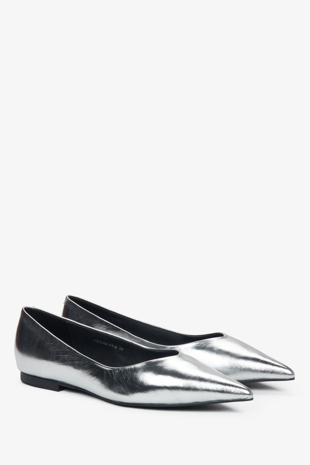 Komfortable Naturleder-Ballerinas mit spitzer Kappe in Silber – Estro ER00115994
