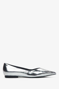 Silberne Damen-Ballerinas aus Naturleder mit spitzer Kappe – Estro ER00115994