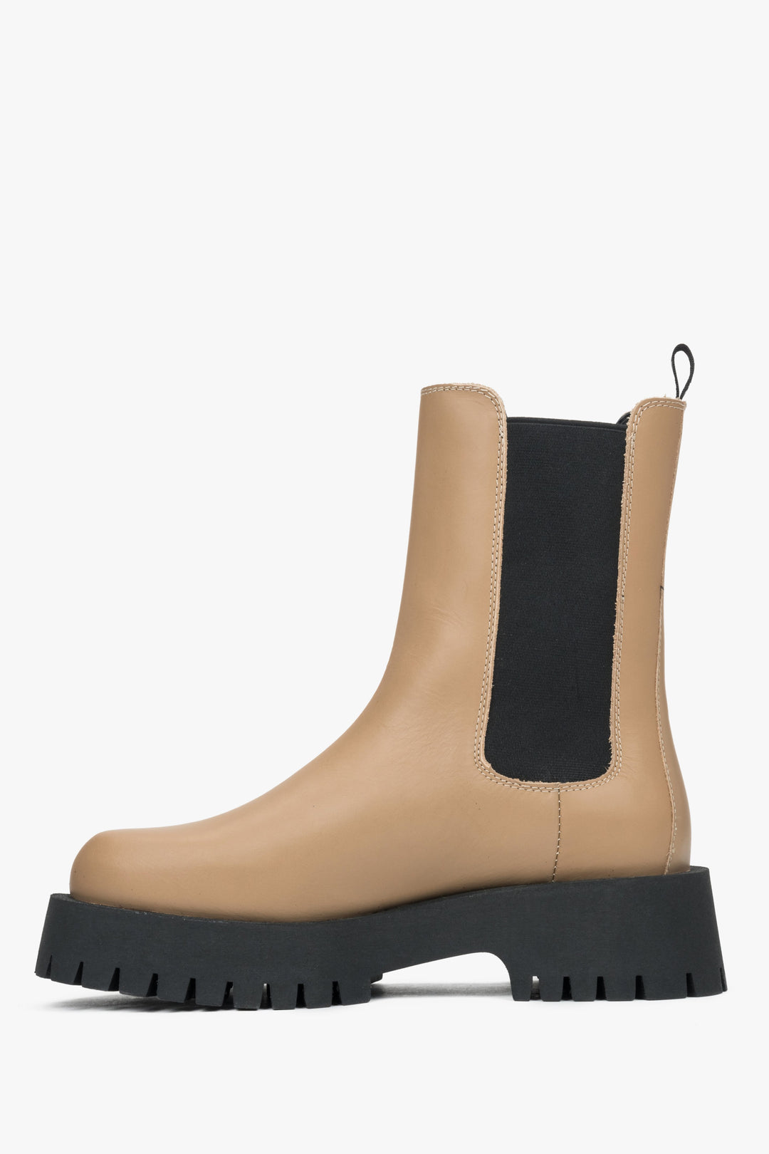 Hohe beige Leder-Chelsea-Stiefel für Damen von Estro – Seitenansicht des Schuhs.