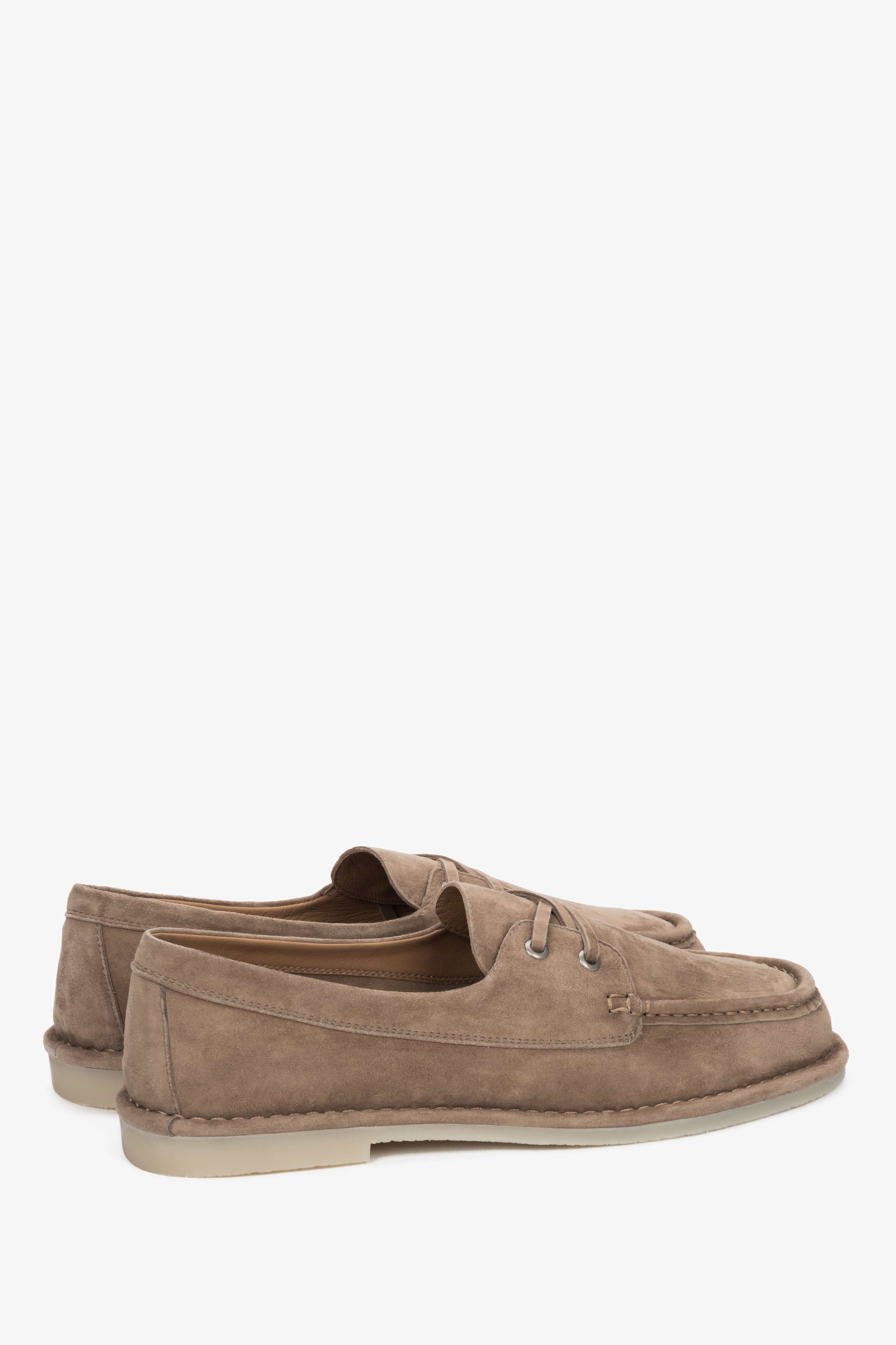 Andere Seitenansicht der bequemen Damen-Loafer im maritimen Stil.
