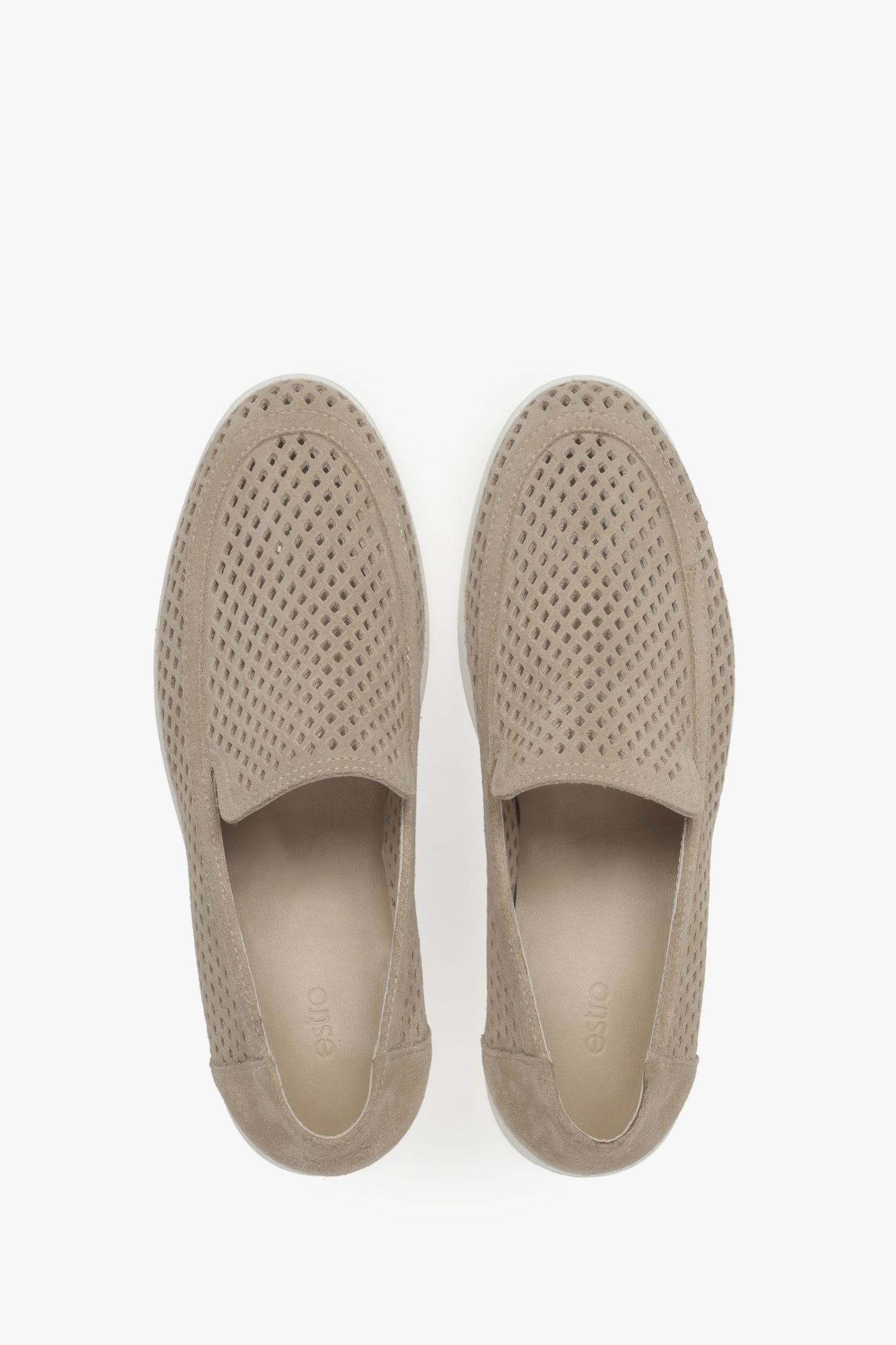 Elegante beigefarbene Loafer mit atmungsaktiver Perforation Estro ER00117585