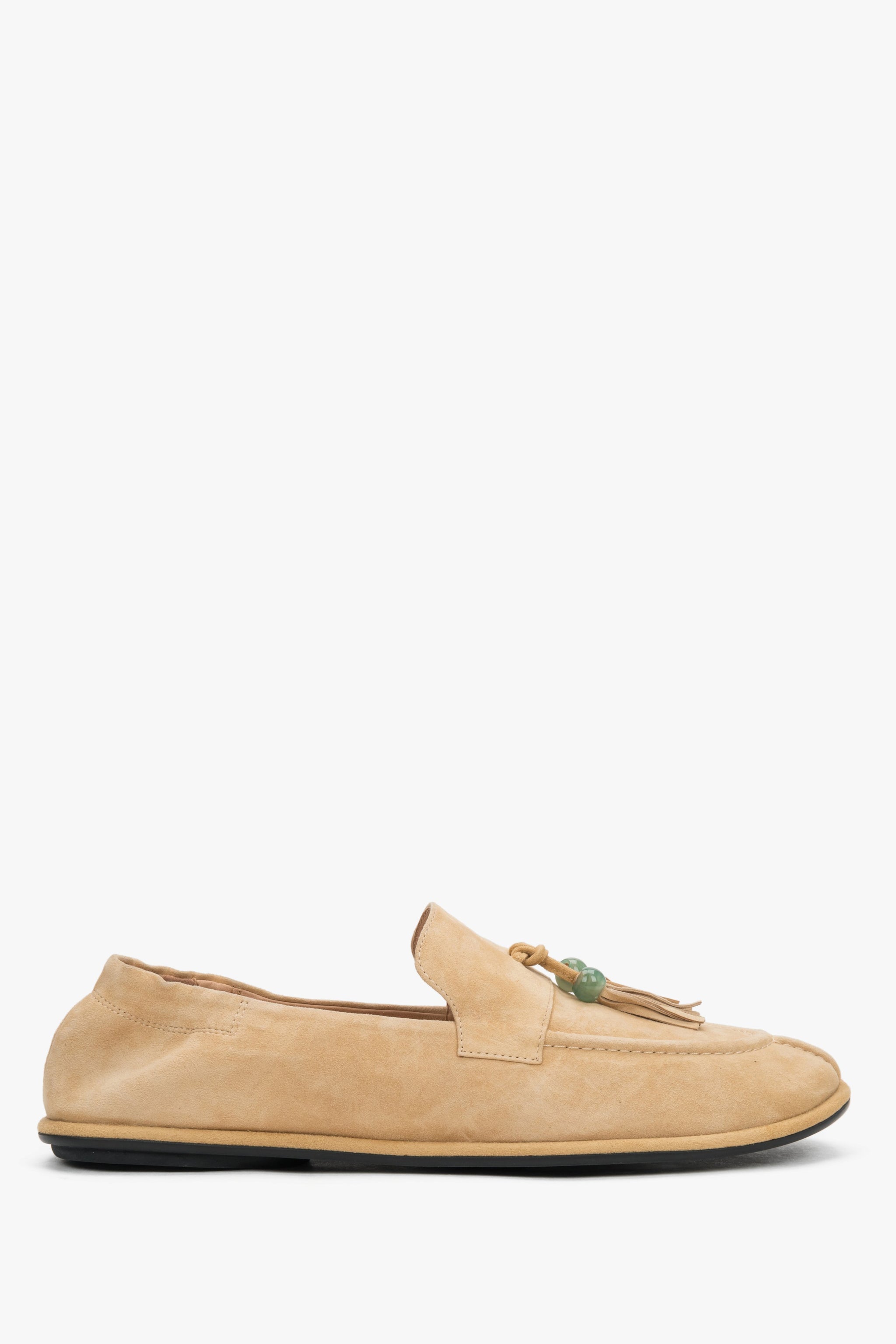 Rechte Seitenansicht des beigen Damen-Loafers im Barefoot-Stil