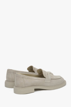 Klassische beige Damen-Penny-Loafer aus italienischem Veloursleder Estro ER00117127