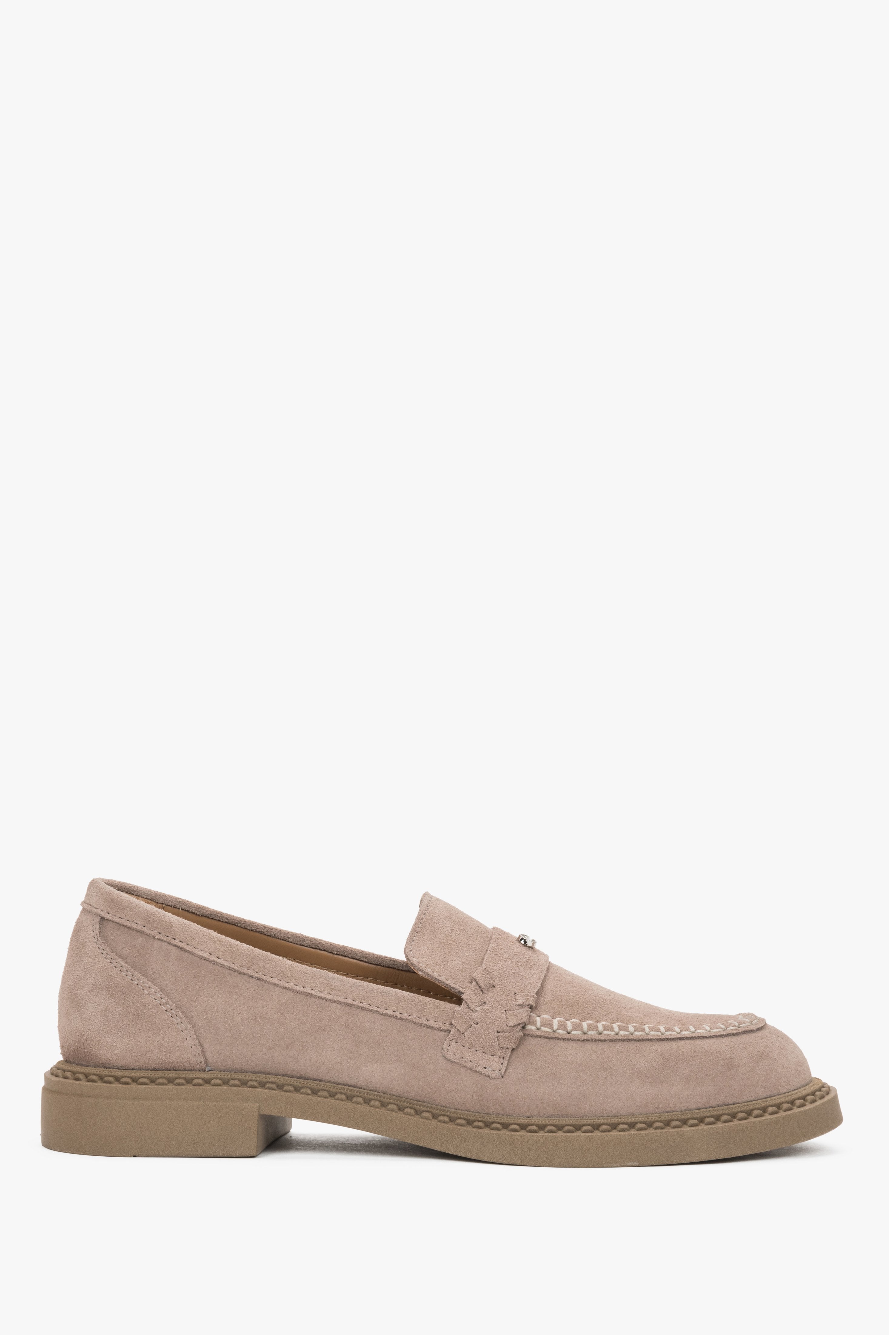 Flache Profilansicht der beigen Velours-Penny-Loafers für Damen 