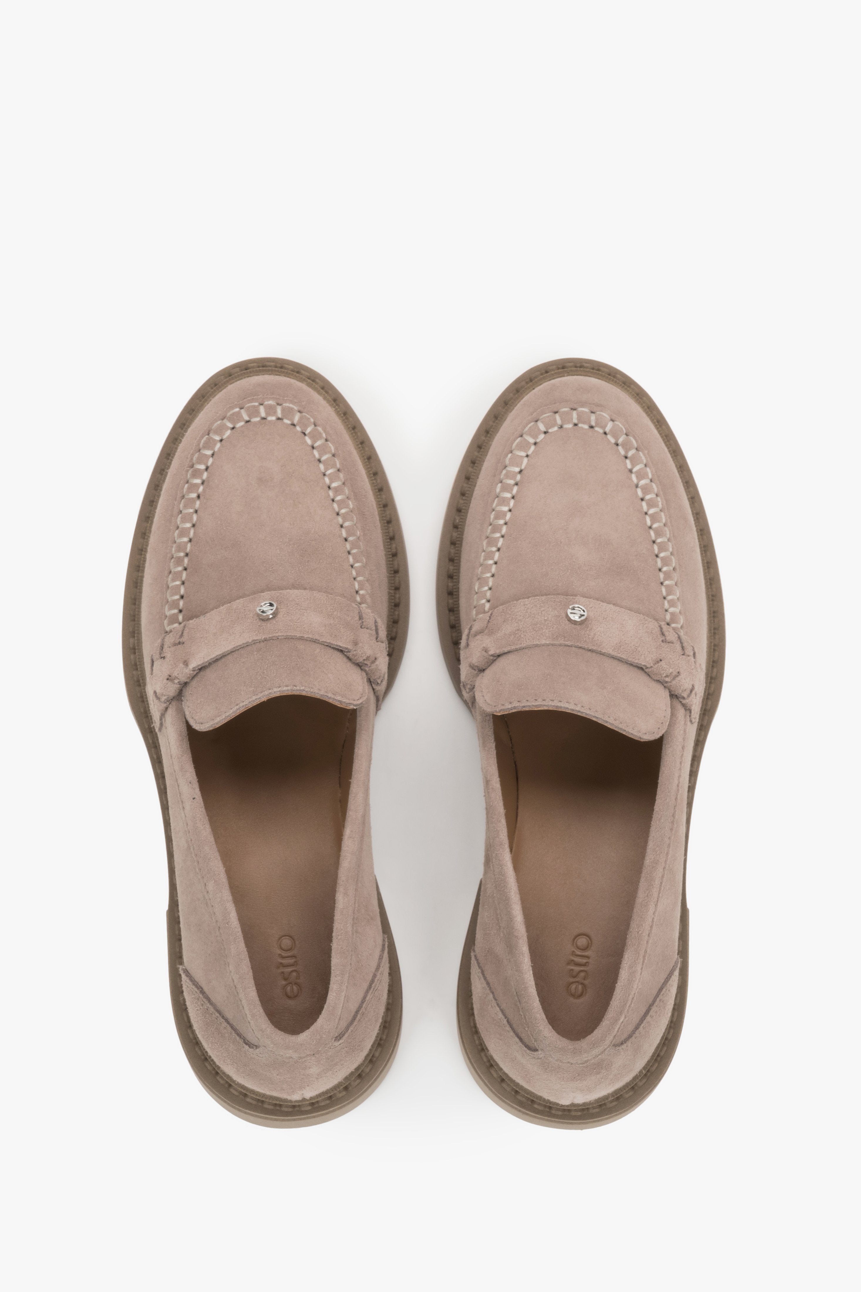 Ansicht der Schuhe von oben mit Fokus auf die runde Kappe und die Ledereinlegesohle 