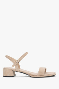 Beige Damen-Sandalen aus Naturvelours mit niedrigem Blockabsatz von Estro