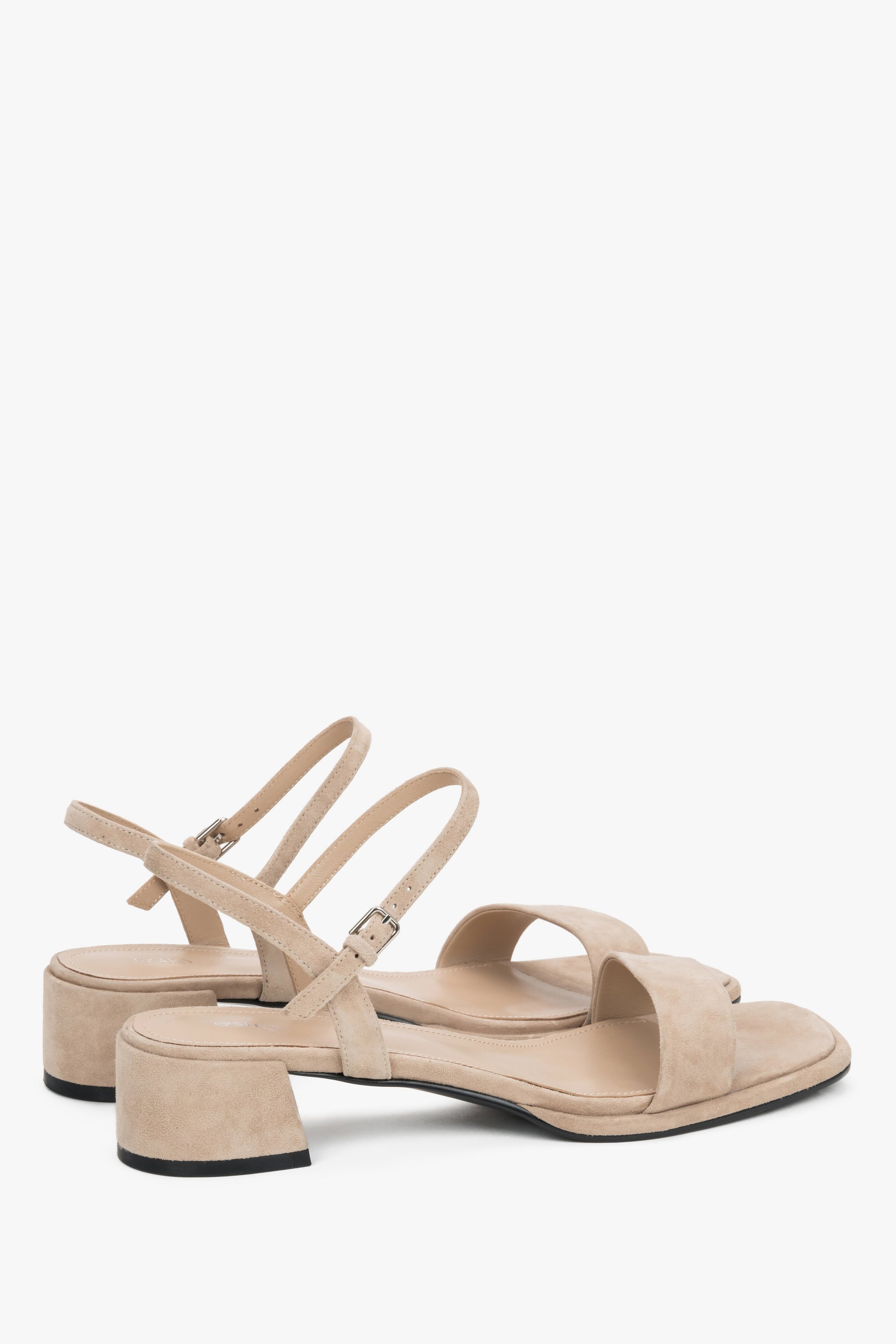 Beige Damen-Sandalen mit offenen Riemen und Blockabsatz von Estro