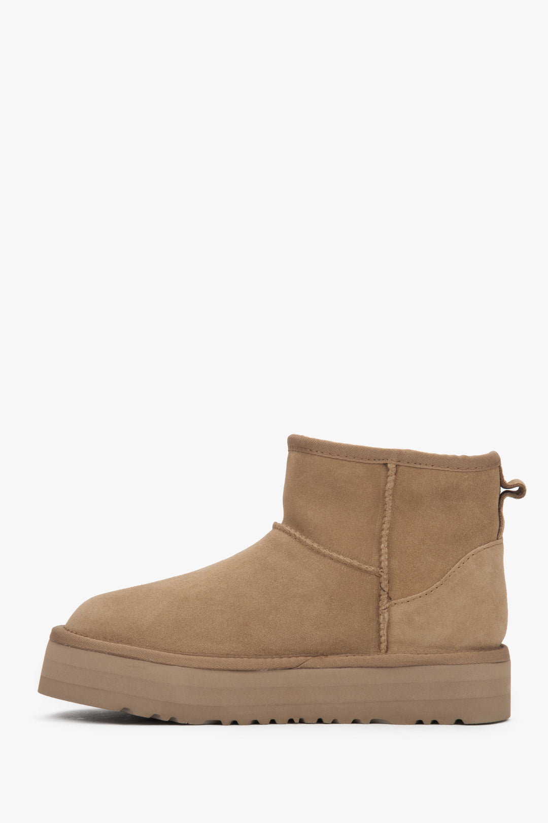Beige Damen-Winterstiefel aus echtem Veloursleder mit warmem Fellfutter – stylisch und komfortabel.
