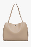 Beige Damen-Schultertasche aus echtem Leder von Estro in Frontalansicht