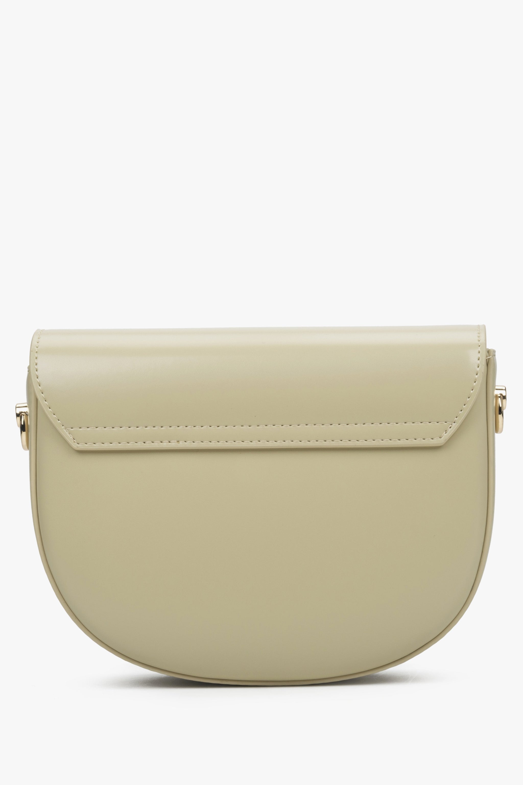 Damenhandtasche in der Farbe Beige von Estro – Rückseite des Modells.