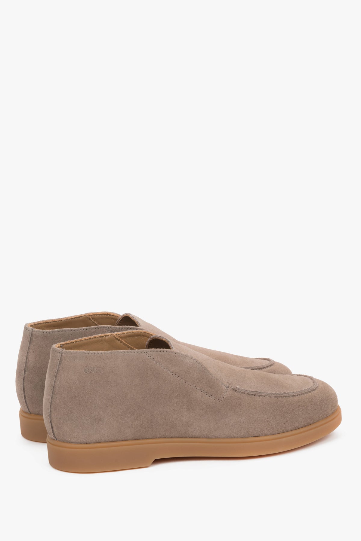 Rückwärtige Seitenansicht der beigen Halbschuhe für Damen