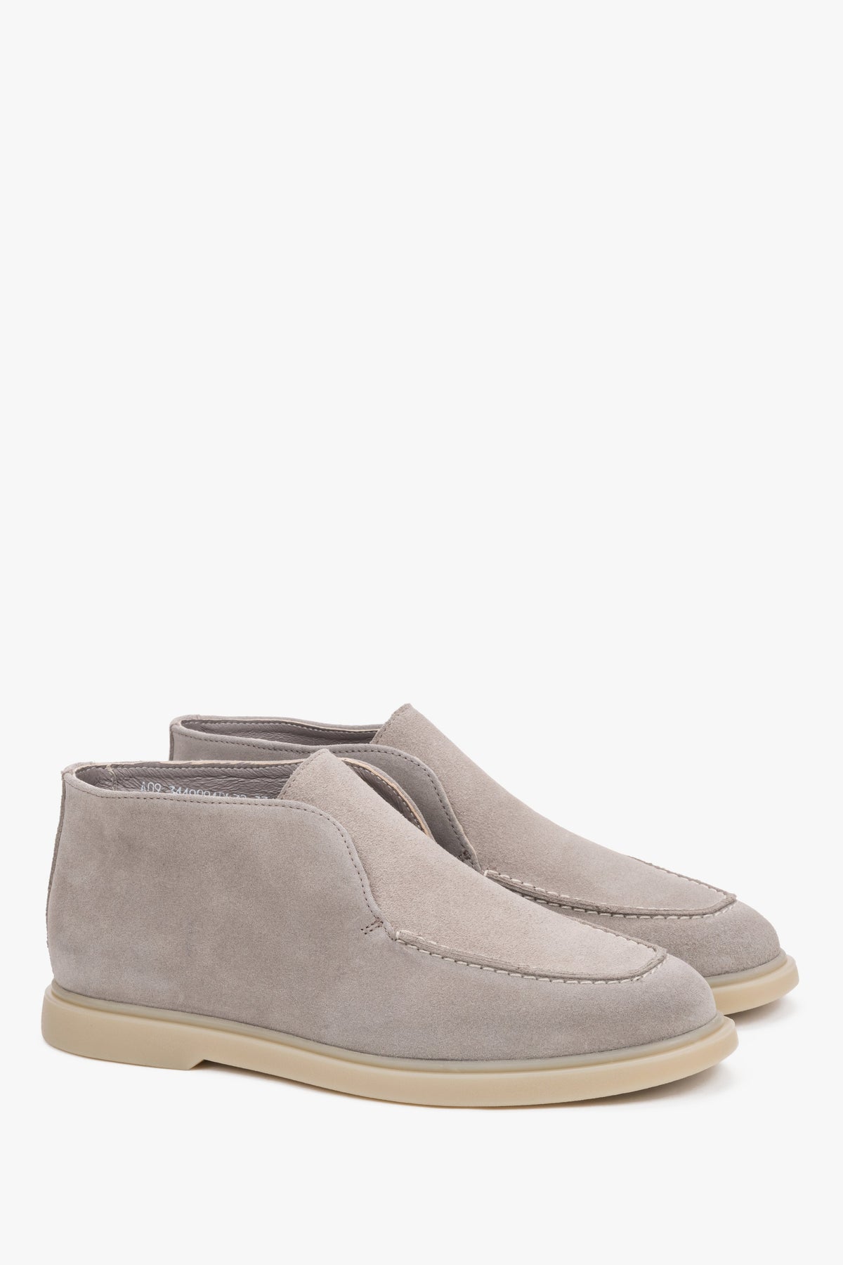 Seitliche Ansicht der beigen Halbschuhe aus italienischem Echtleder