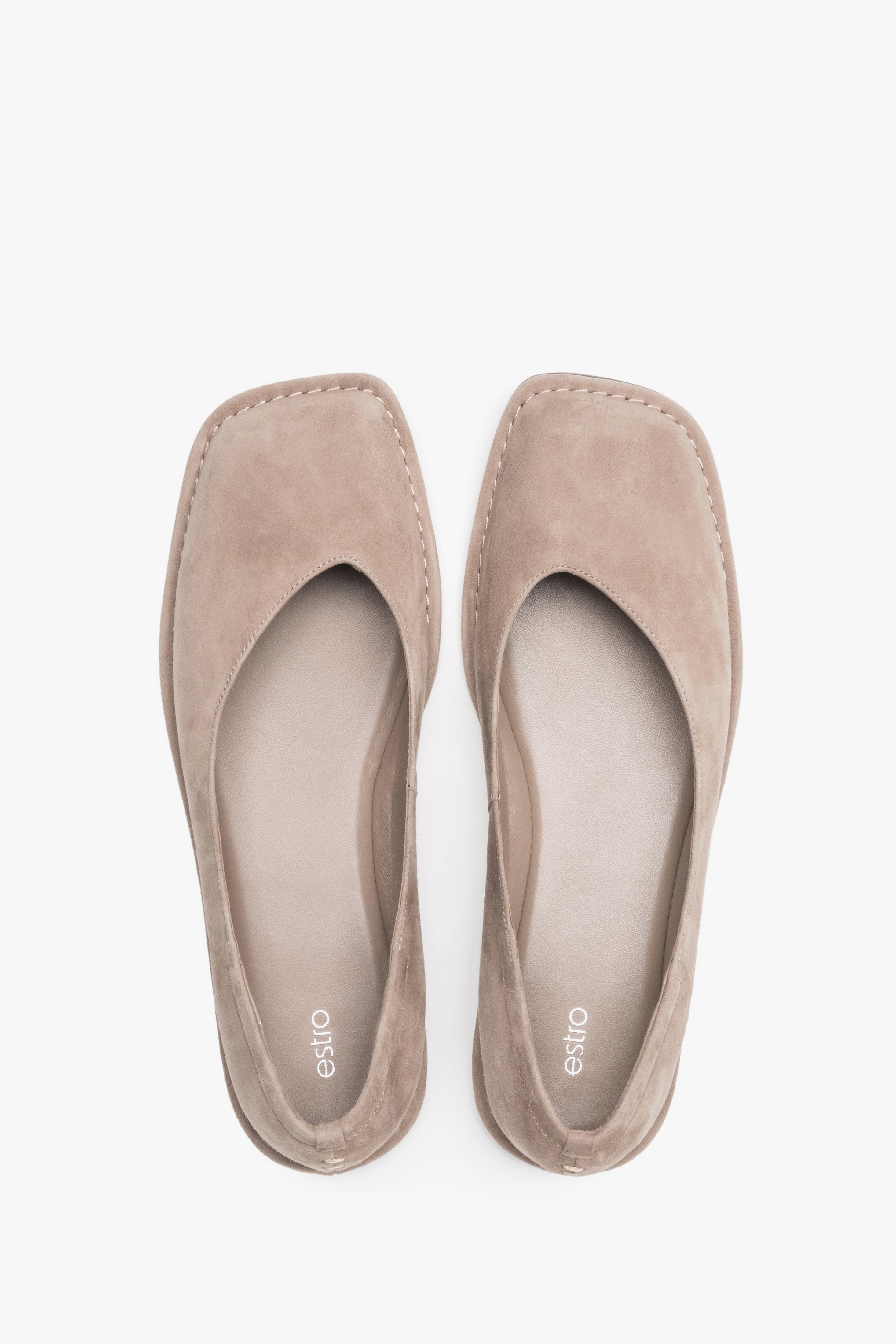 Beigefarbene Damen-Ballerinas im Barefoot-Stil aus echtem Veloursleder von Estro in Frontalansicht