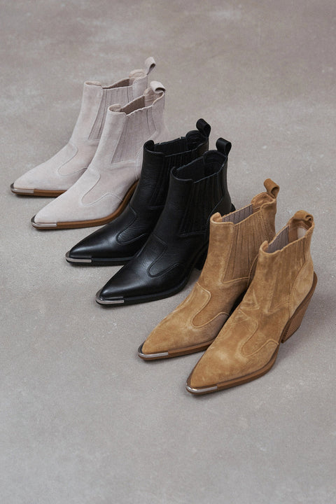 Niedrige Damen-Cowboystiefel von Estro – Farbvarianten-Präsentation.