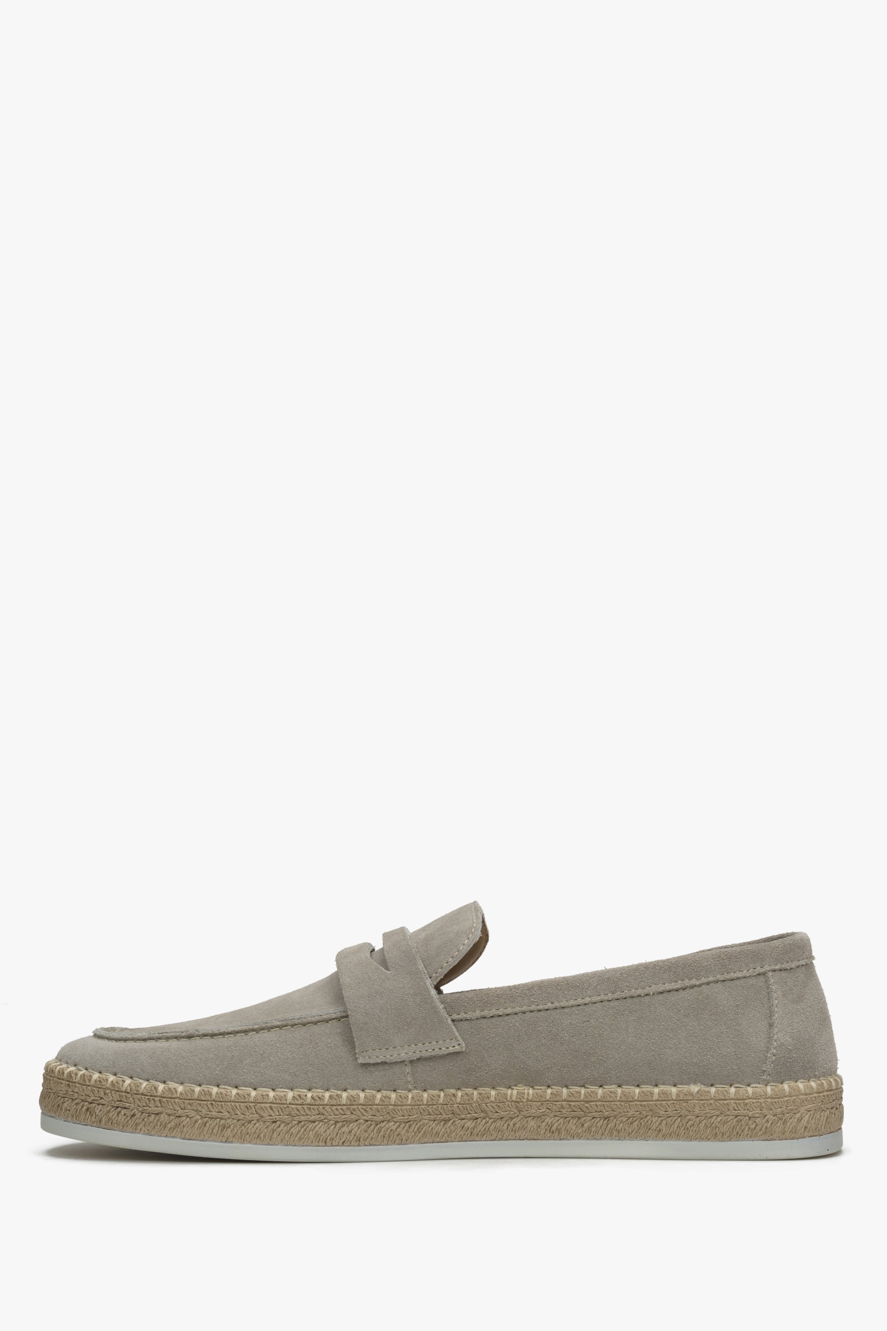 Beige Herren-Mokassins von Estro aus echtem italienischem Velours – Schuhprofil.