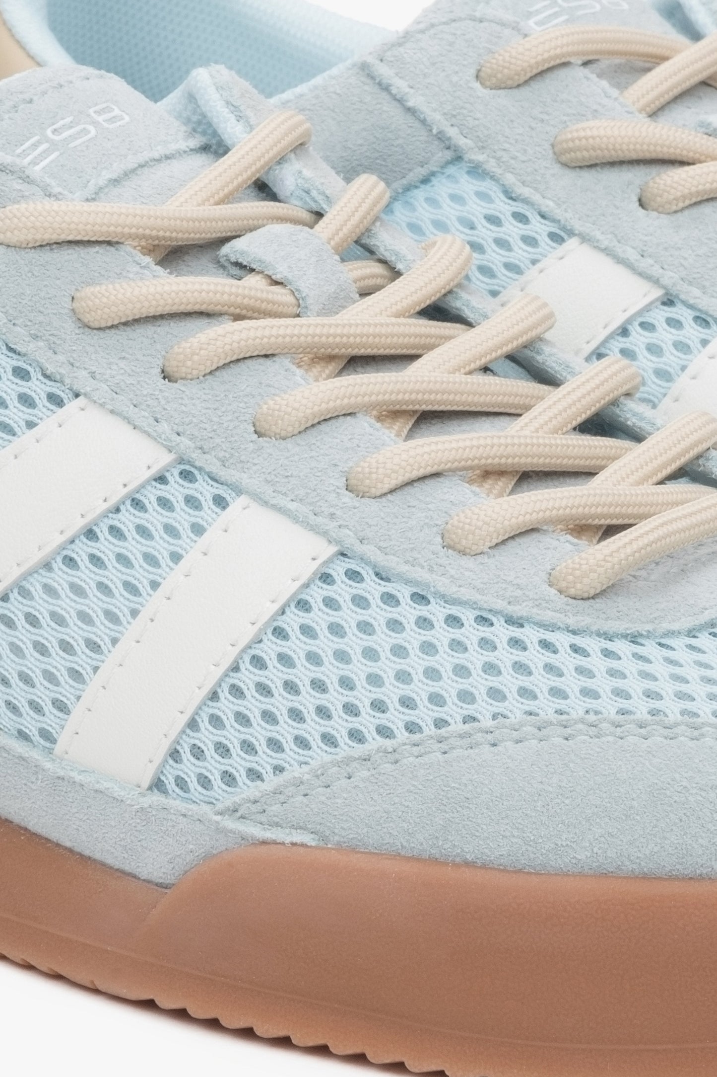 Schnürsneaker für Damen in Pastellblau mit weißer Sohle. Estro ER00116893