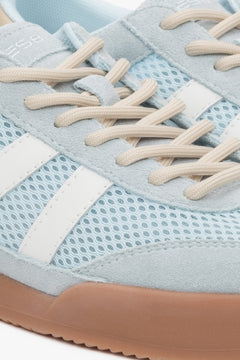 Schnürsneaker für Damen in Pastellblau mit weißer Sohle. Estro ER00116893