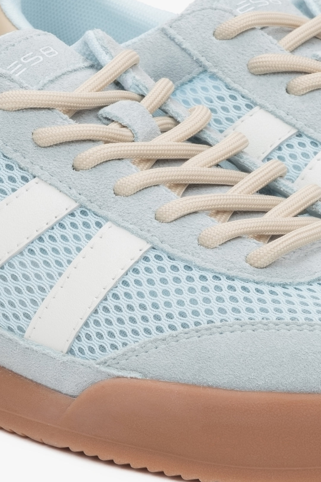 Schnürsneaker für Damen in Pastellblau mit weißer Sohle. Estro ER00116893