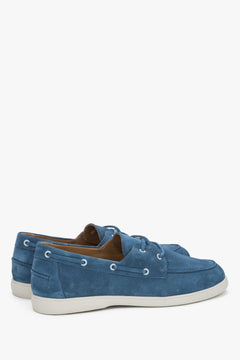 Rückansicht der blauen Herren-Loafer aus italienischem Naturvelours.