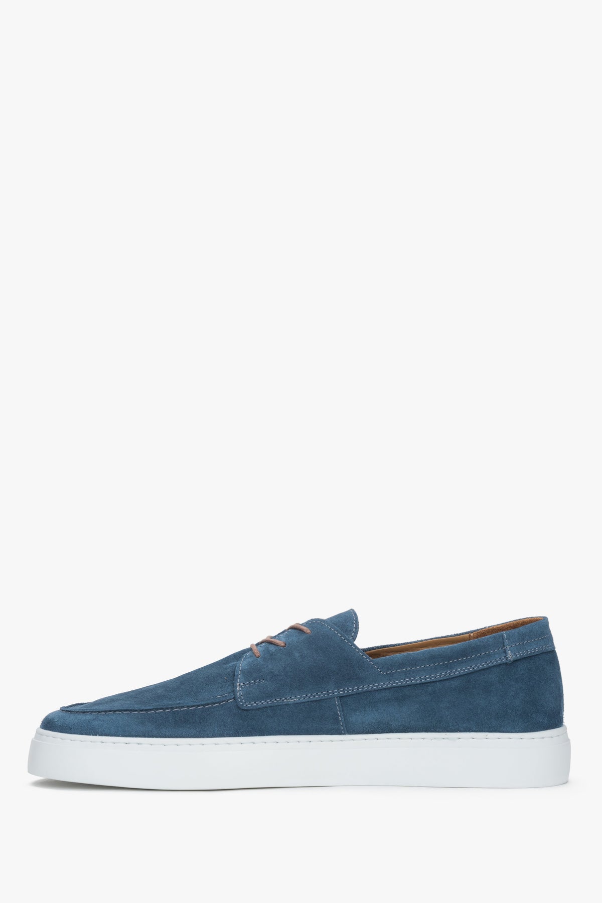 Flache Seitenansicht des linken blauen Schnürschuhs aus italienischem Premium-Leder.