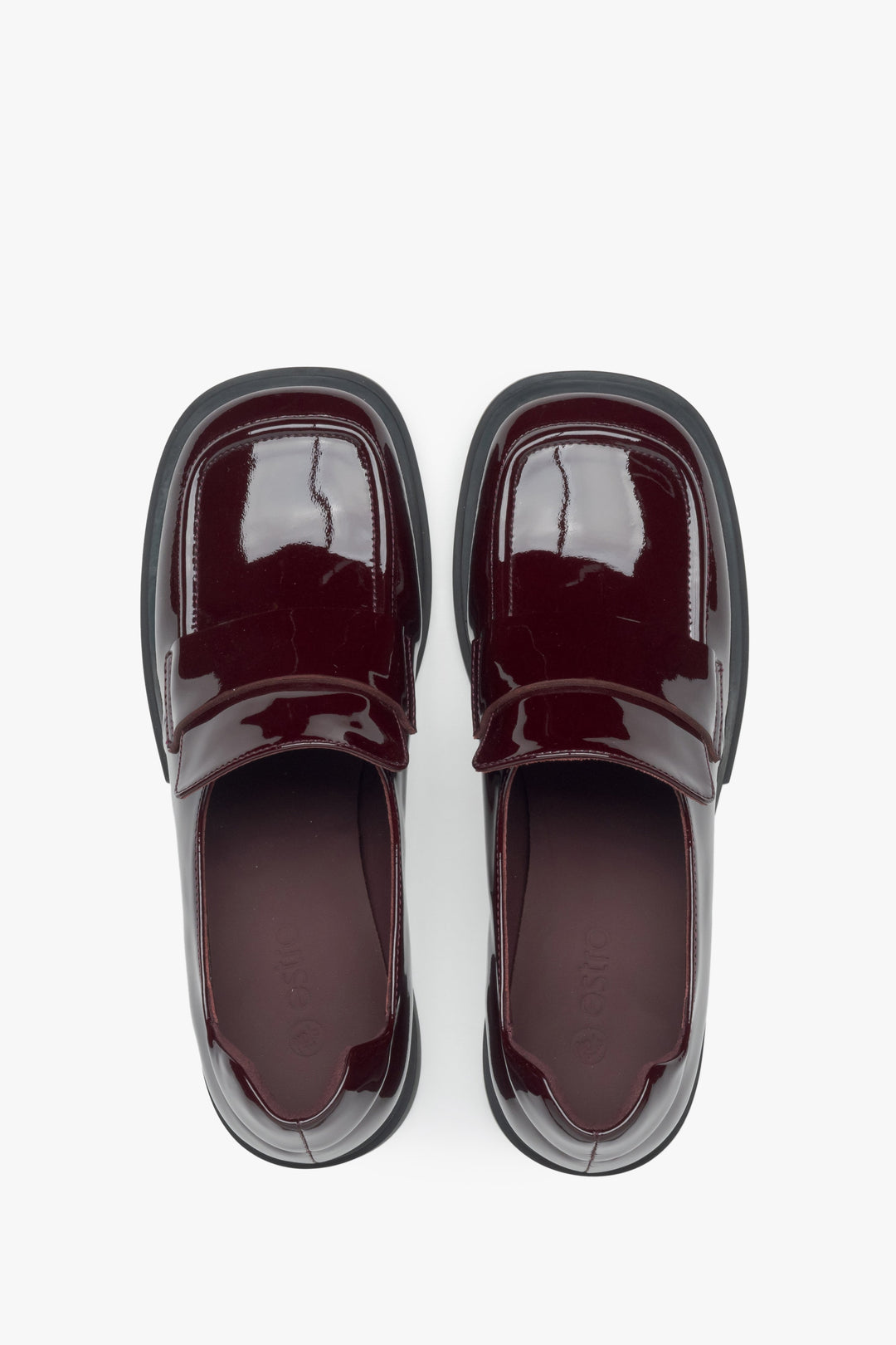 Slipper aus echtem Lackleder mit spitzer Form – Estro ER00115895