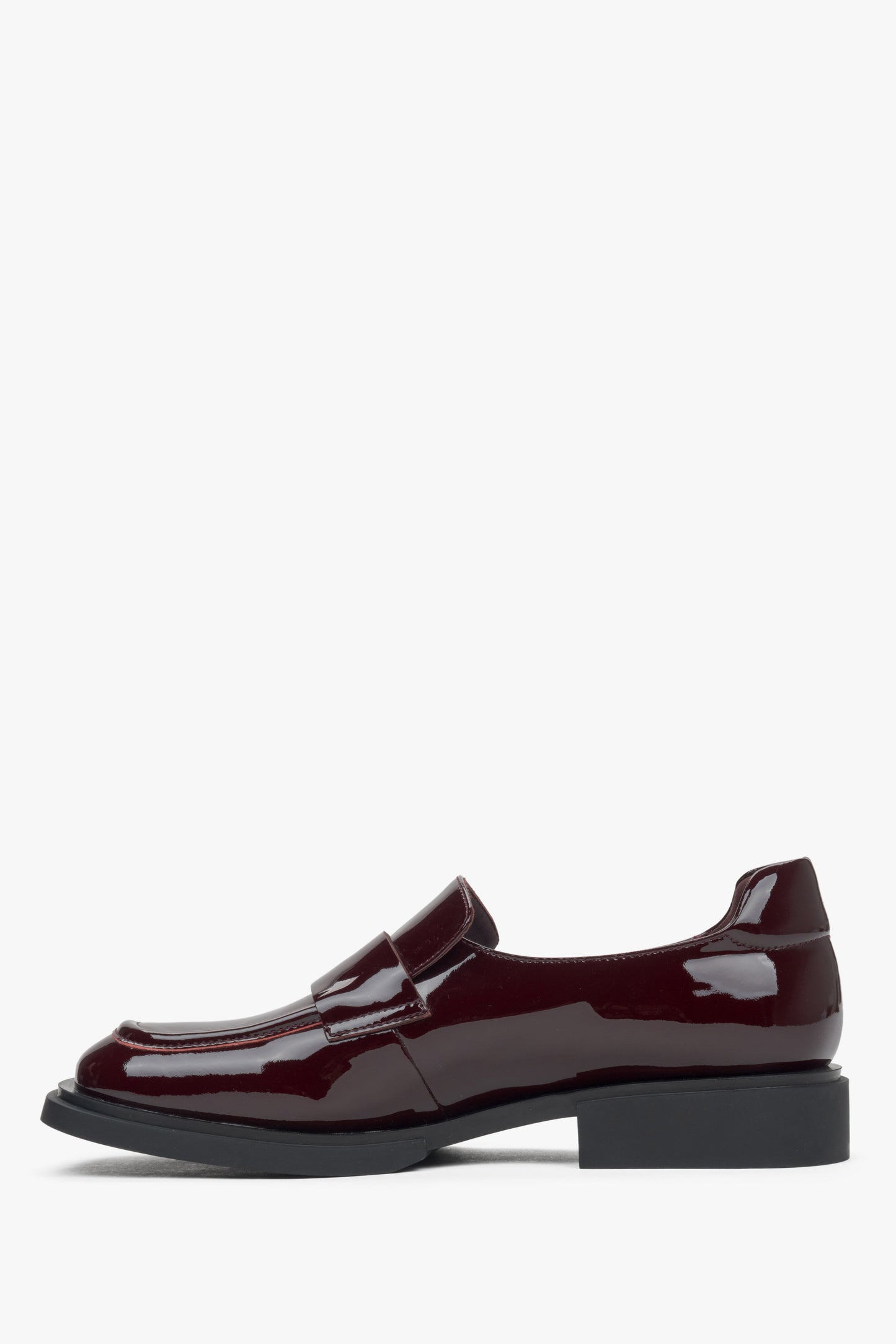 Damen Slipper aus bordeauxfarbenem Lackleder – Estro ER00115895