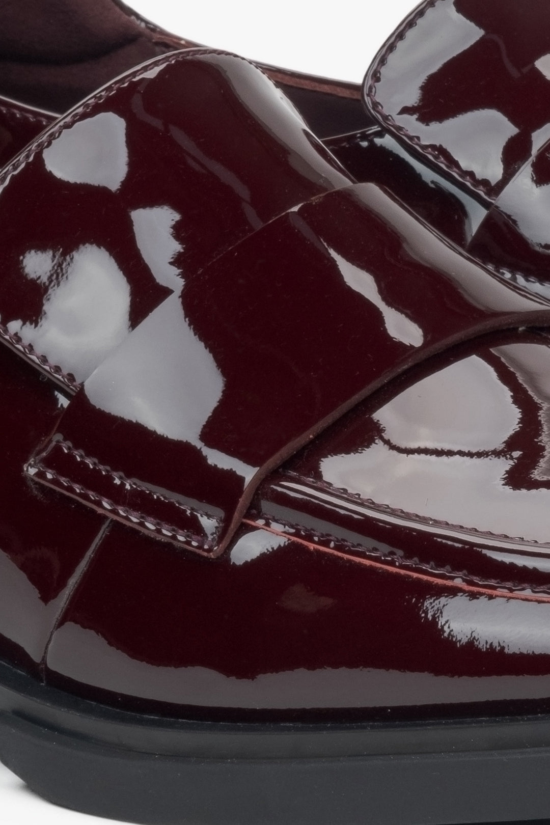 Elegante Slipper mit glänzendem Finish – Estro ER00115895