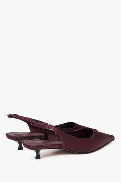 Seitenansicht der weinroten Estro Slingpumps aus hochwertigem Leder.