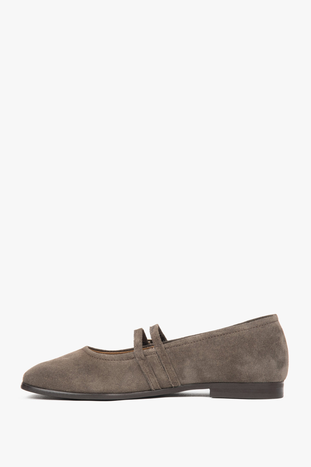 Luxuriöse braune Ballerinas von Estro, gefertigt aus hochwertigem Premium-Velours.