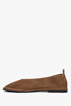 Elegante Damen-Ballerinas von Estro aus weichem Velours - Braun, für eine edle und komfortable Passform.