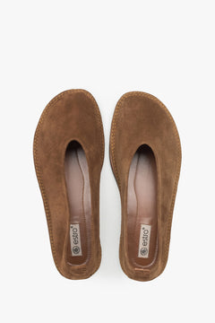Braune Velours-Ballerinas von Estro – die perfekte Kombination aus Komfort und Stil.