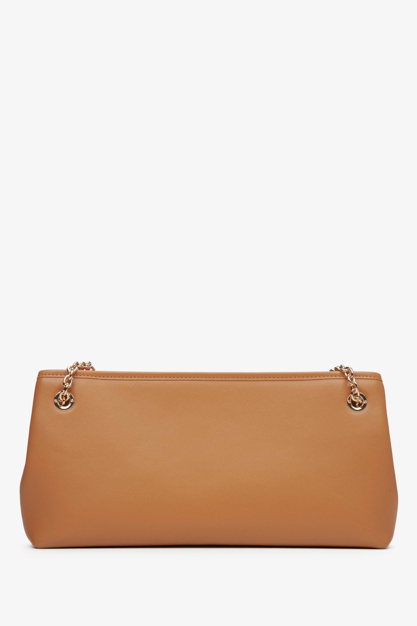 Beige Damen-Baguette-Tasche von Estro – Rückansicht des Modells.
