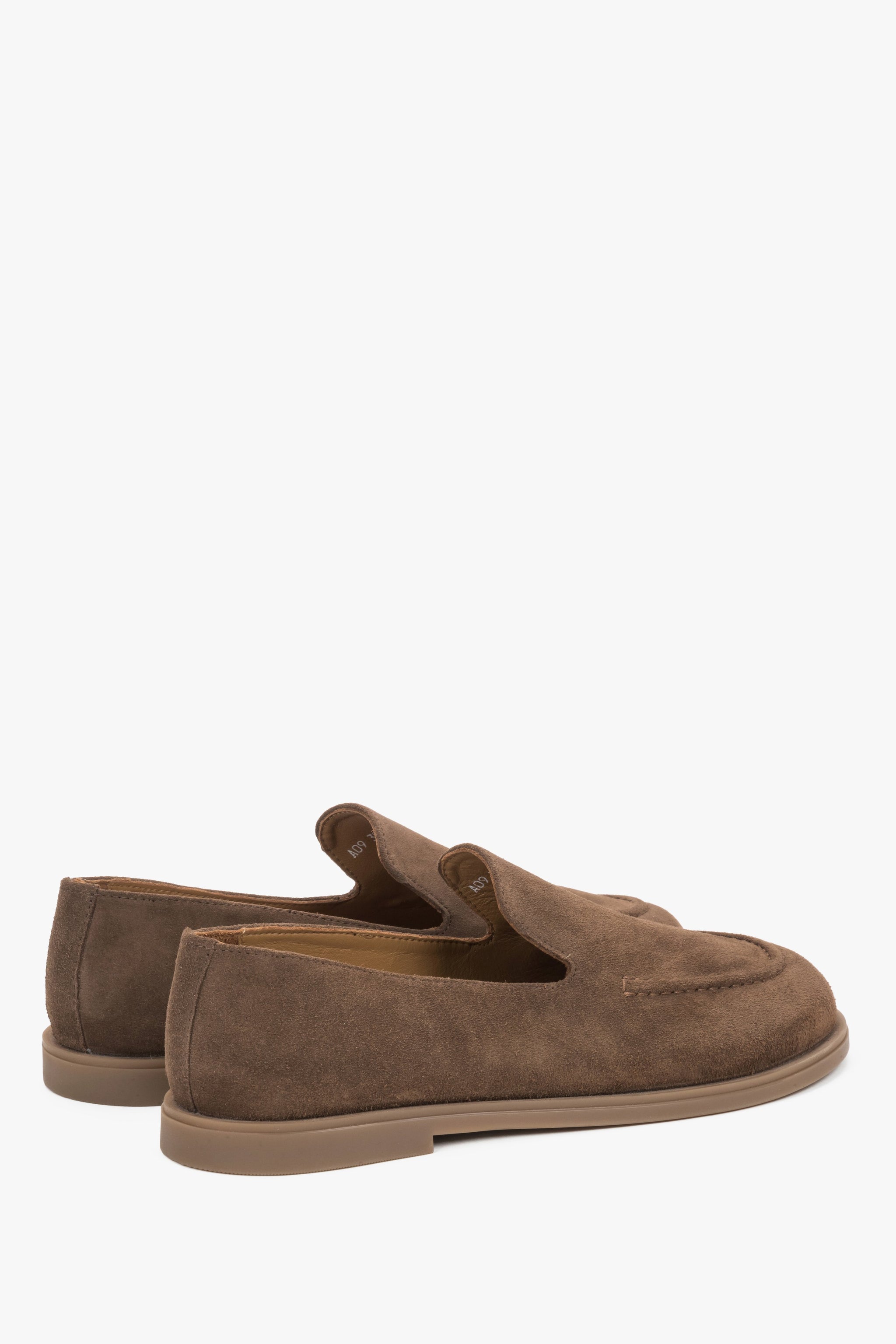 Andere schräge Ansicht des modischen Barefoot-Schuhs aus italienischem Premium-Leder.
