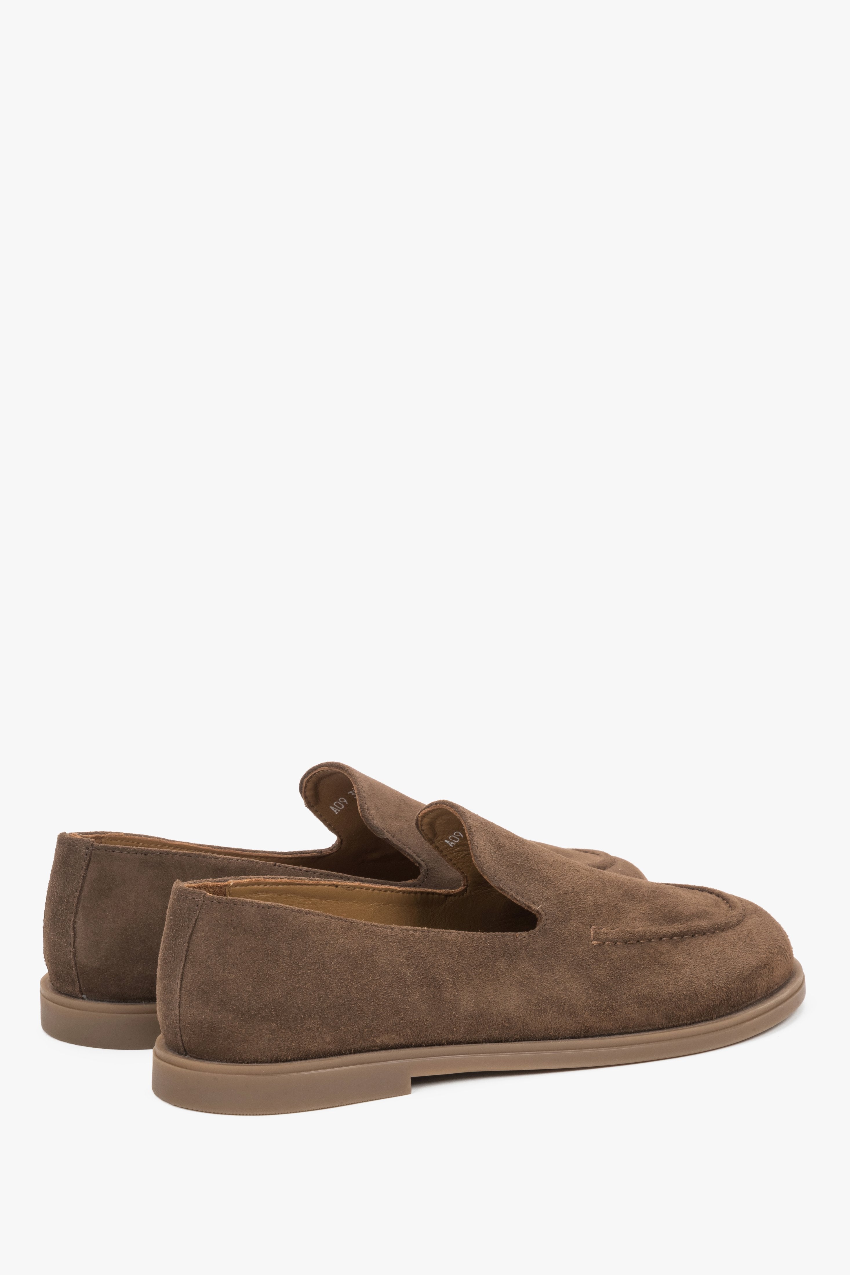 Andere schräge Ansicht des modischen Barefoot-Schuhs aus italienischem Premium-Leder.