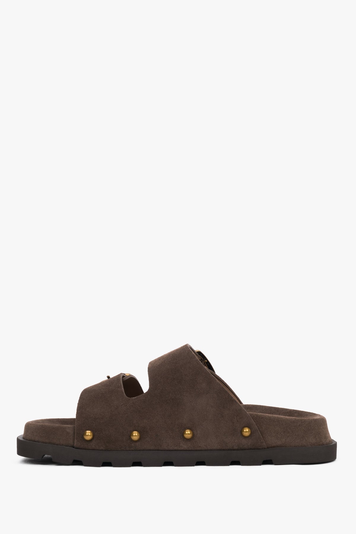 Braune Damen-Pantolette aus Veloursleder in seitlicher Profilansicht