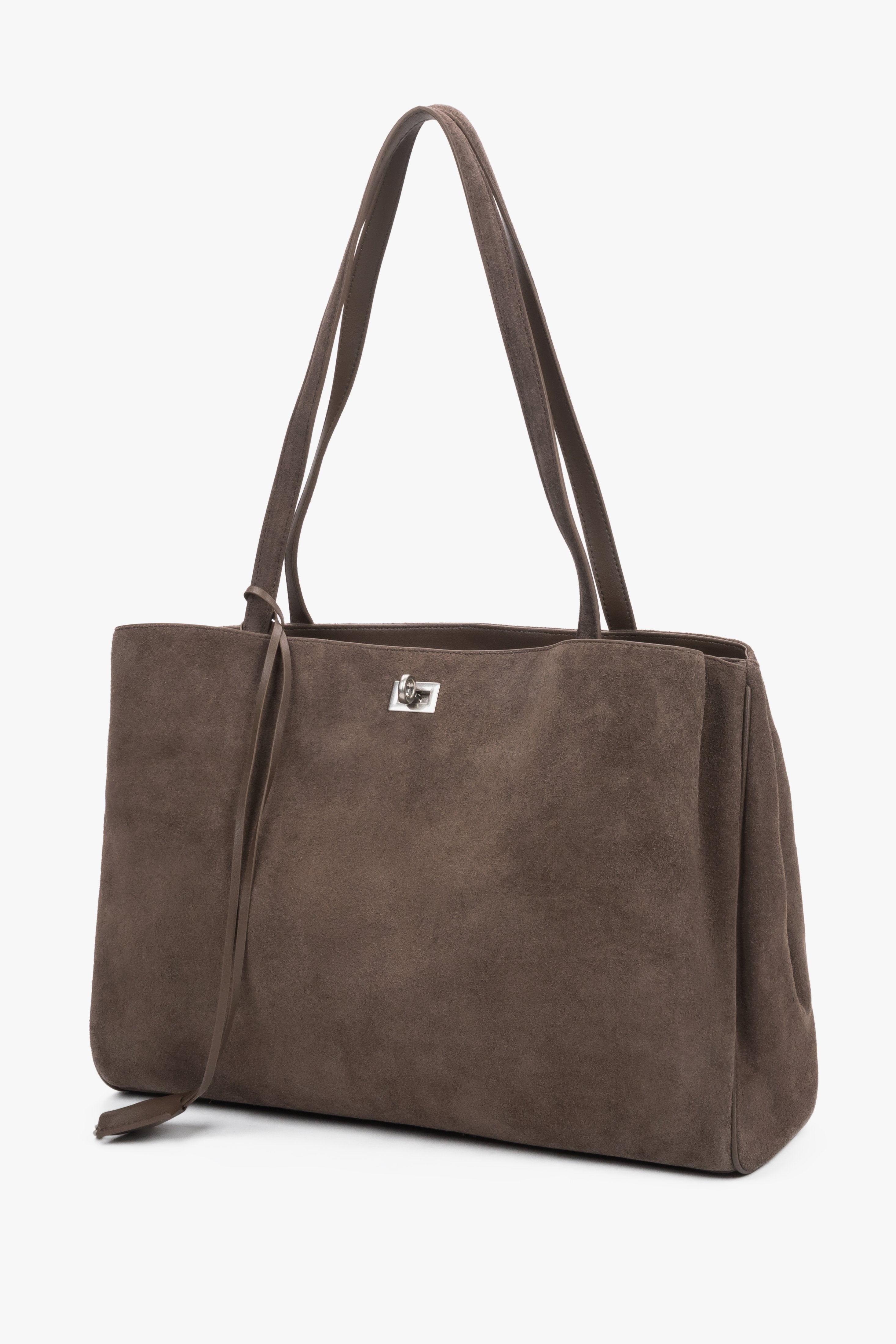Braune Damen-Shopper-Tasche aus Veloursleder in schräger Vorderansicht