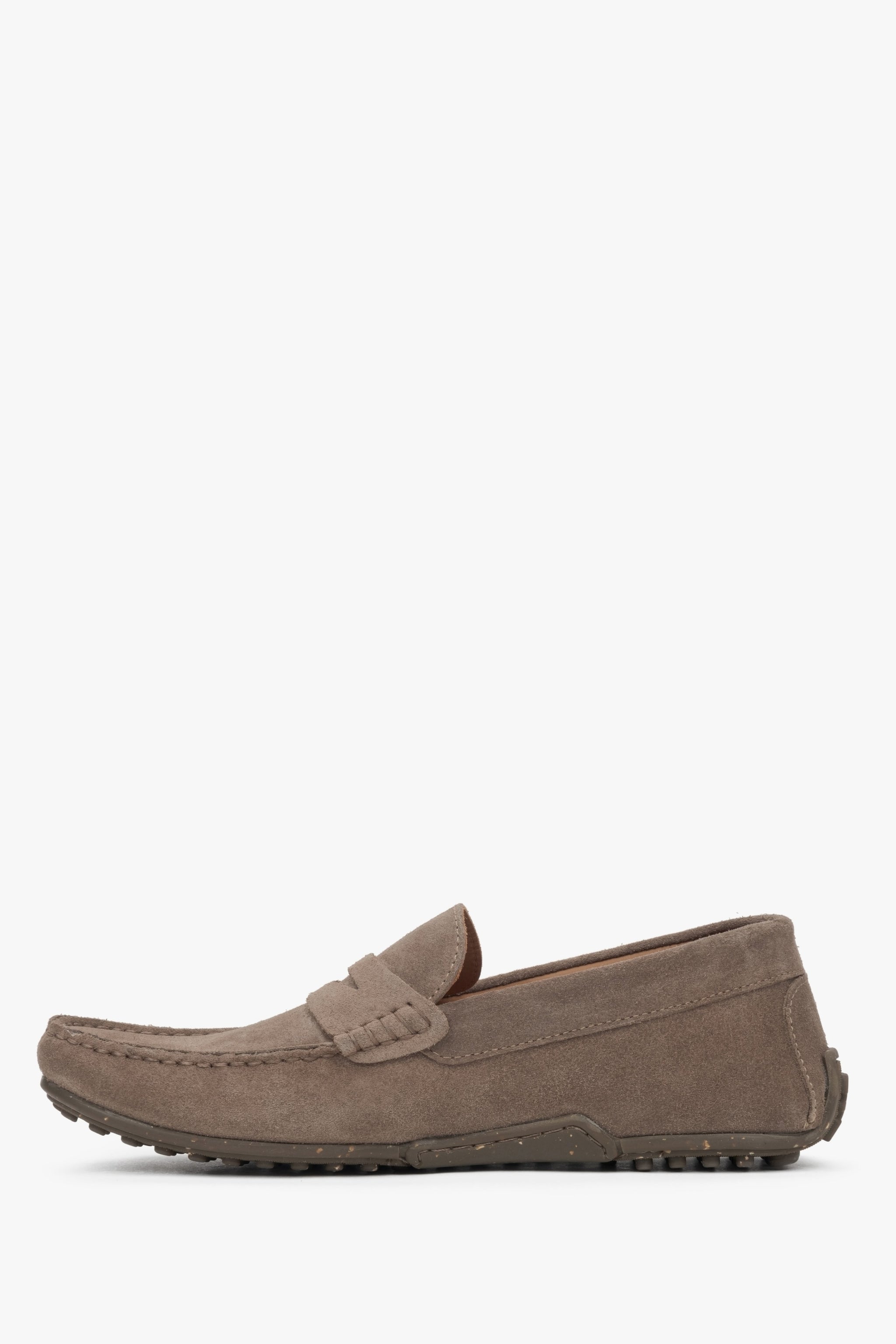 Flacher Veloursleder-Loafer für Herren im Herbst-Outfit – Estro ER00117604
